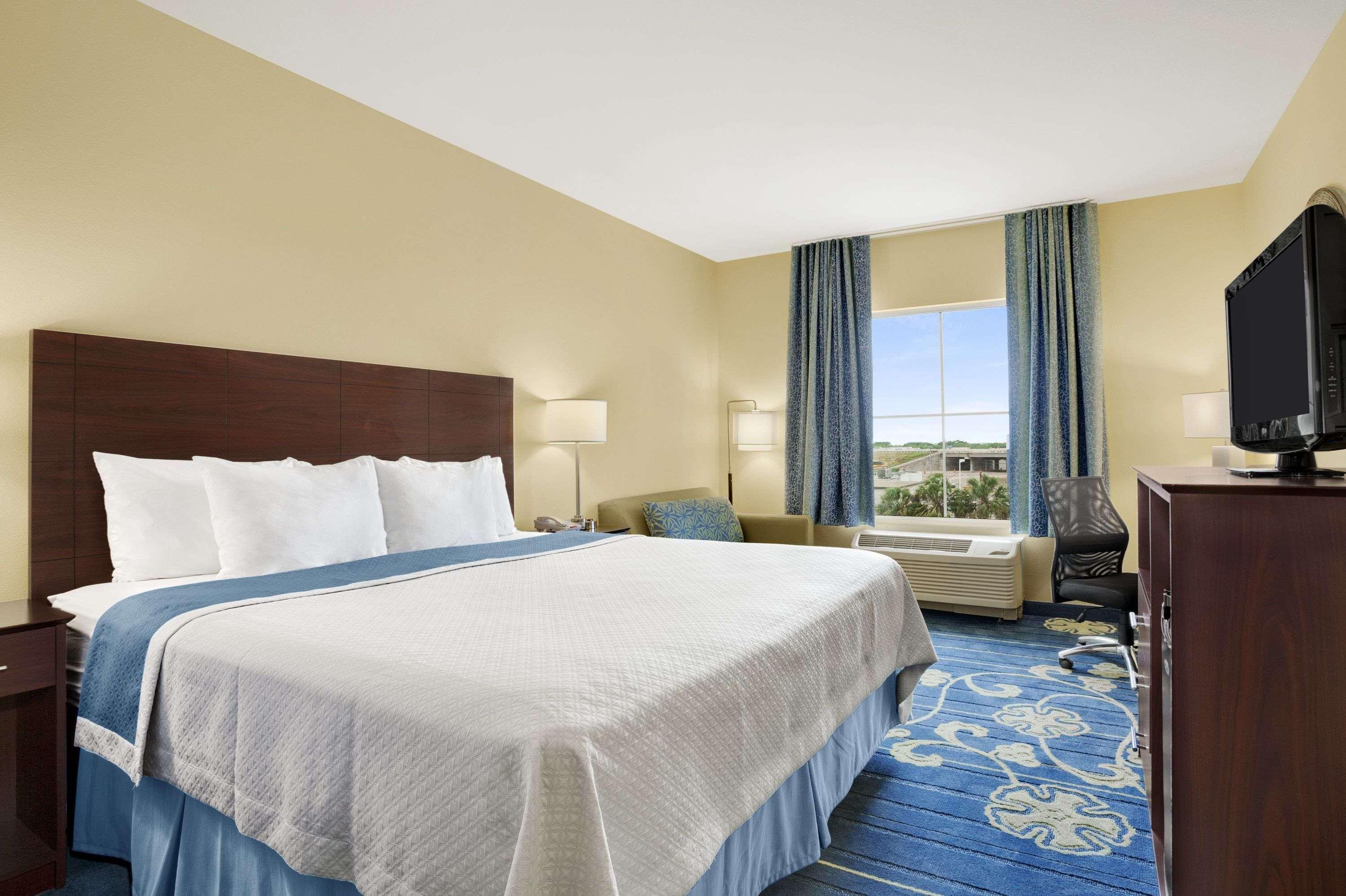 Spark By Hilton Victoria Exterior foto