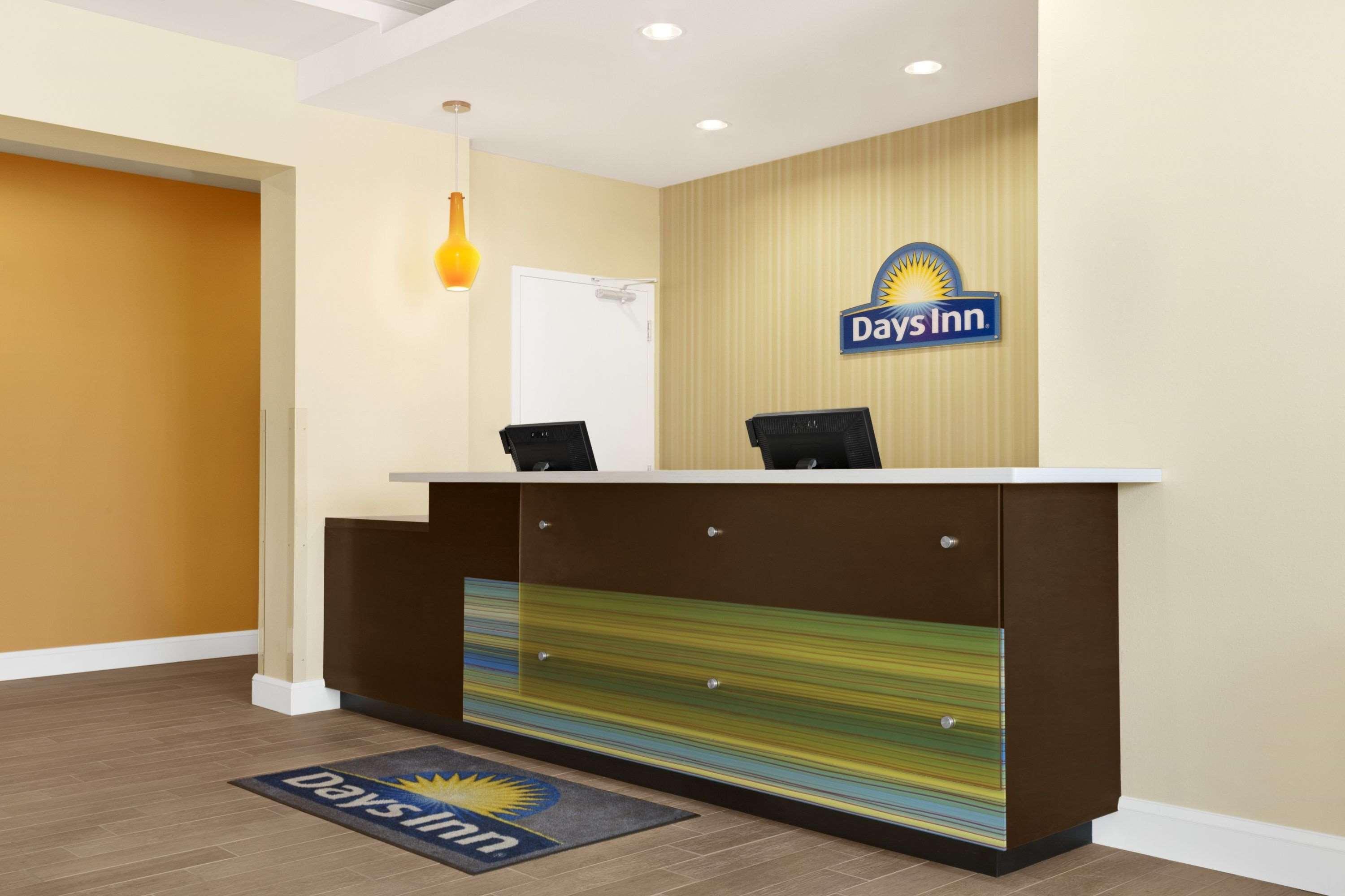 Spark By Hilton Victoria Exterior foto